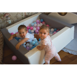 Soft play ball pit with 150 balls Soft play ball pit with 150 balls